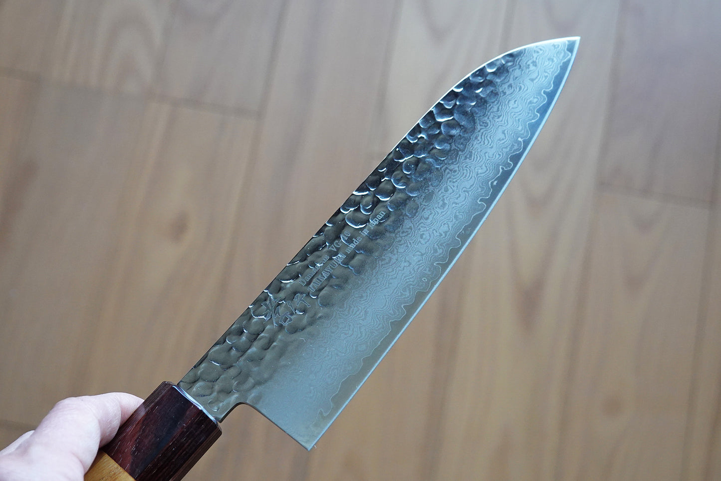 CA003 Cuchillo Japones Wa-Santoku VG10 Damasco Sakai Takayuki 17cm