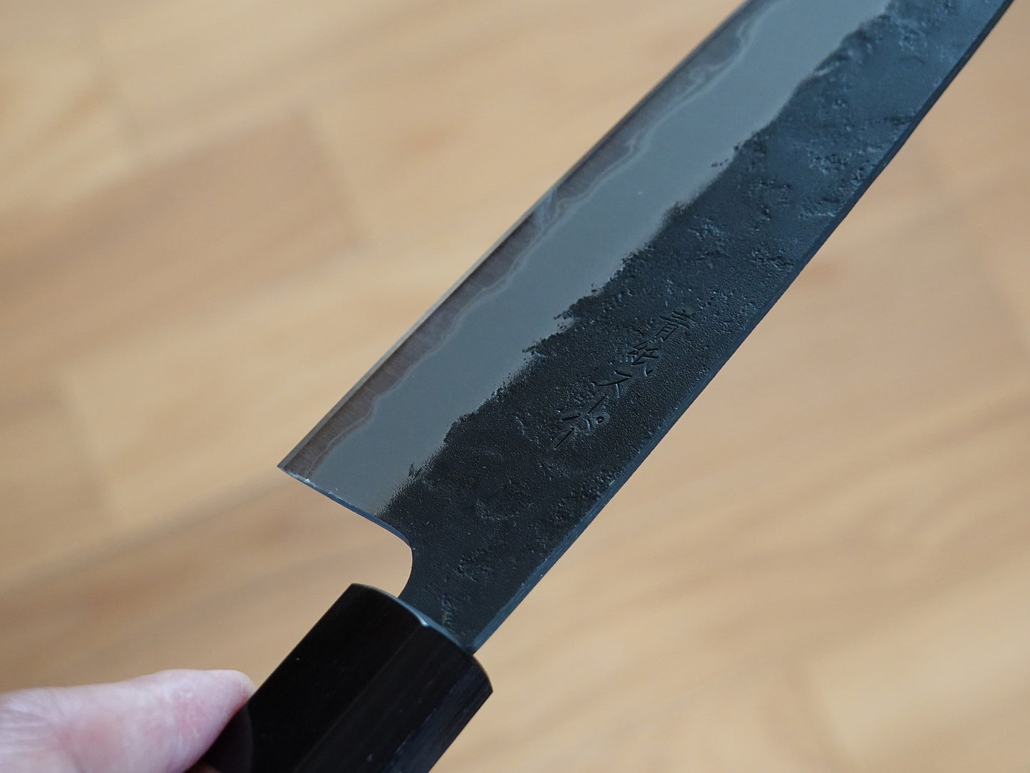 CH012 Cuchillo Japonés Wa-Santoku Negro Aogami Super Zenpou 17cm