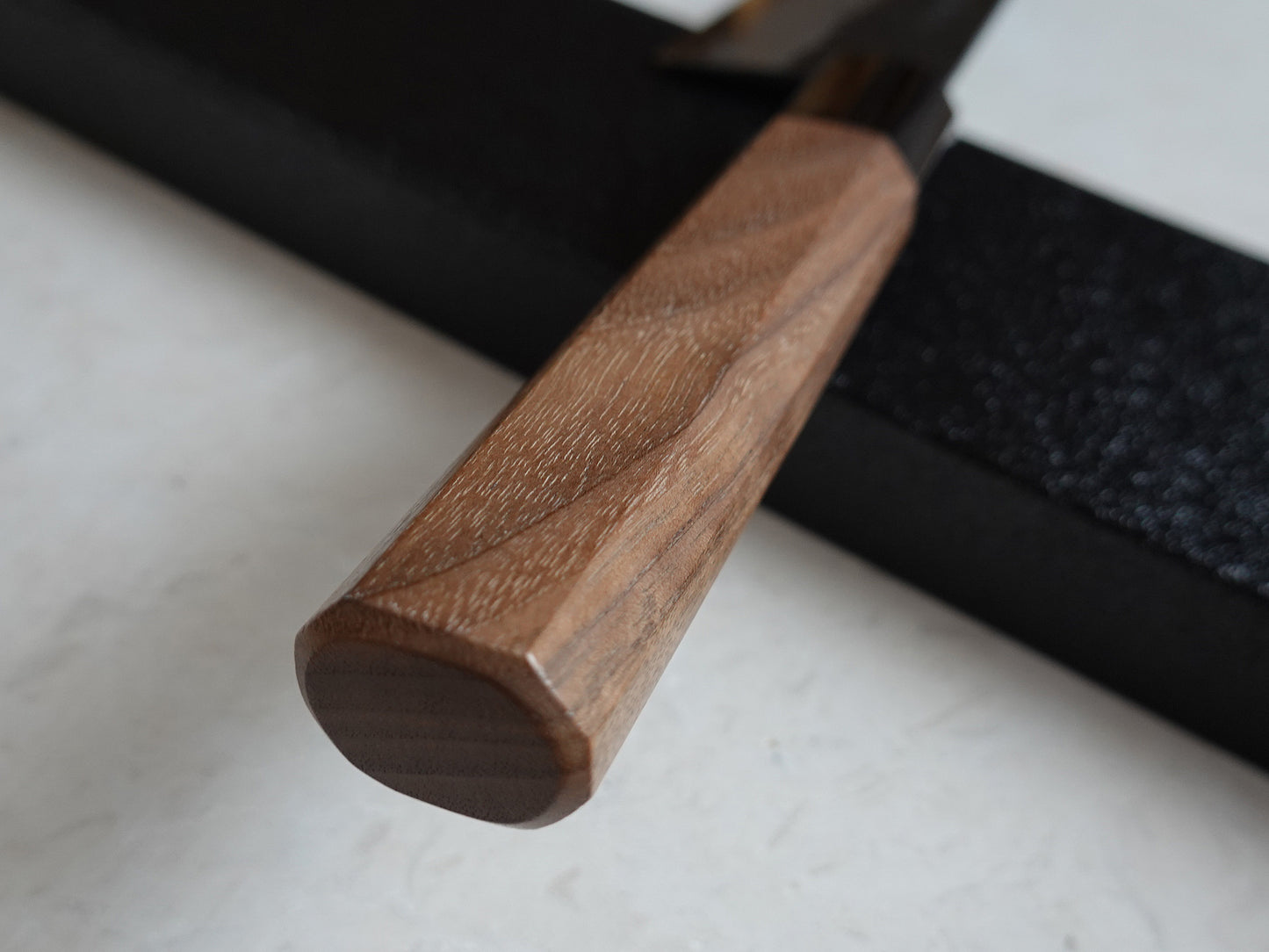 CH012 Cuchillo Japonés Wa-Santoku Negro Aogami Super Zenpou 17cm