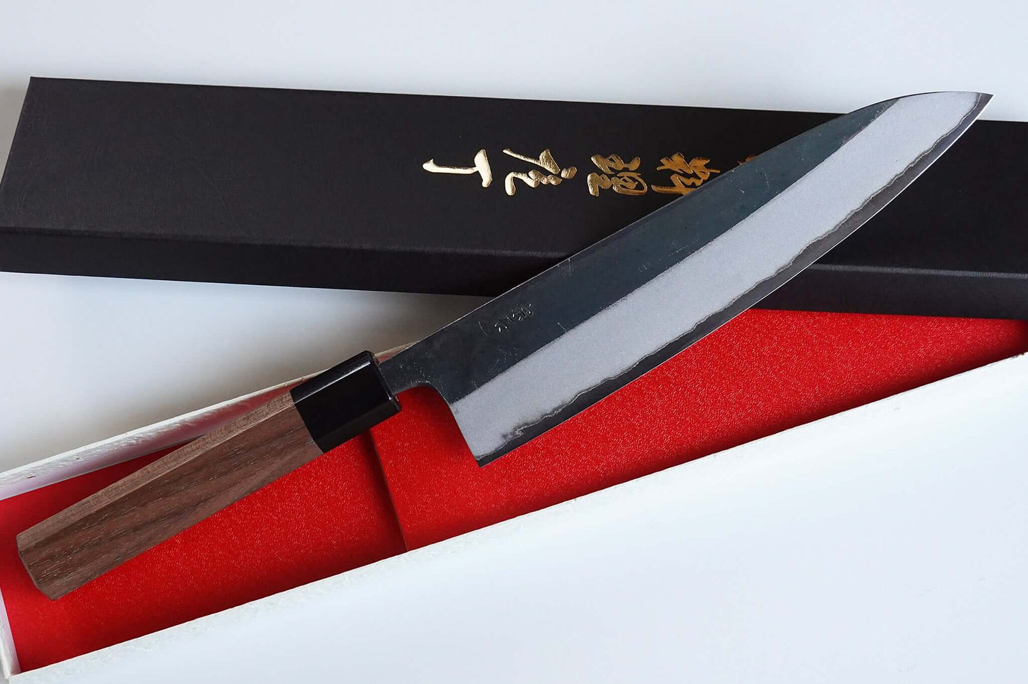 CM001 Cuchillo Japonés Wa-Gyuto Negro Aogami2 Muneishi 21cm