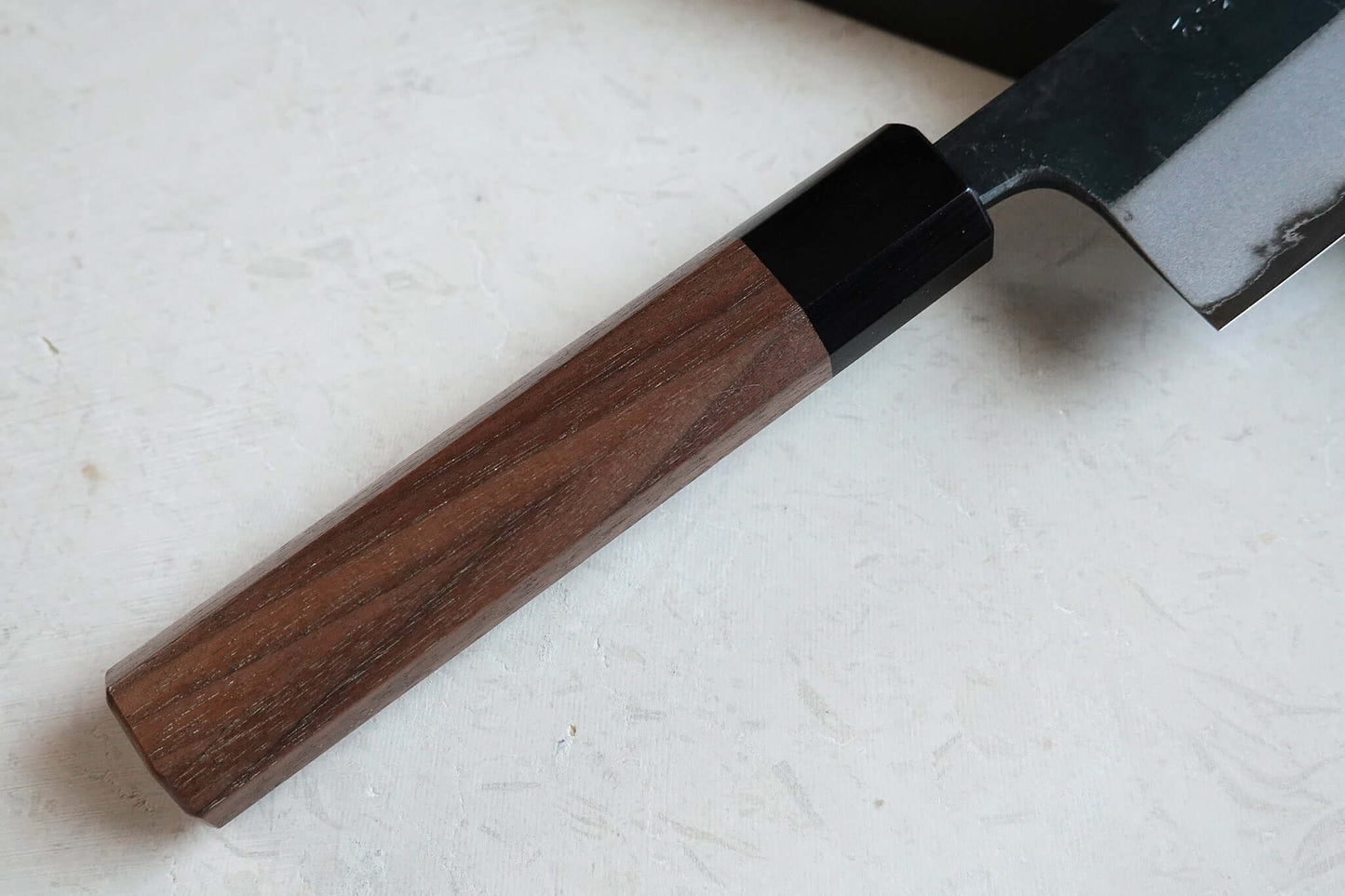 CM001 Cuchillo Japonés Wa-Gyuto Negro Aogami2 Muneishi 21cm