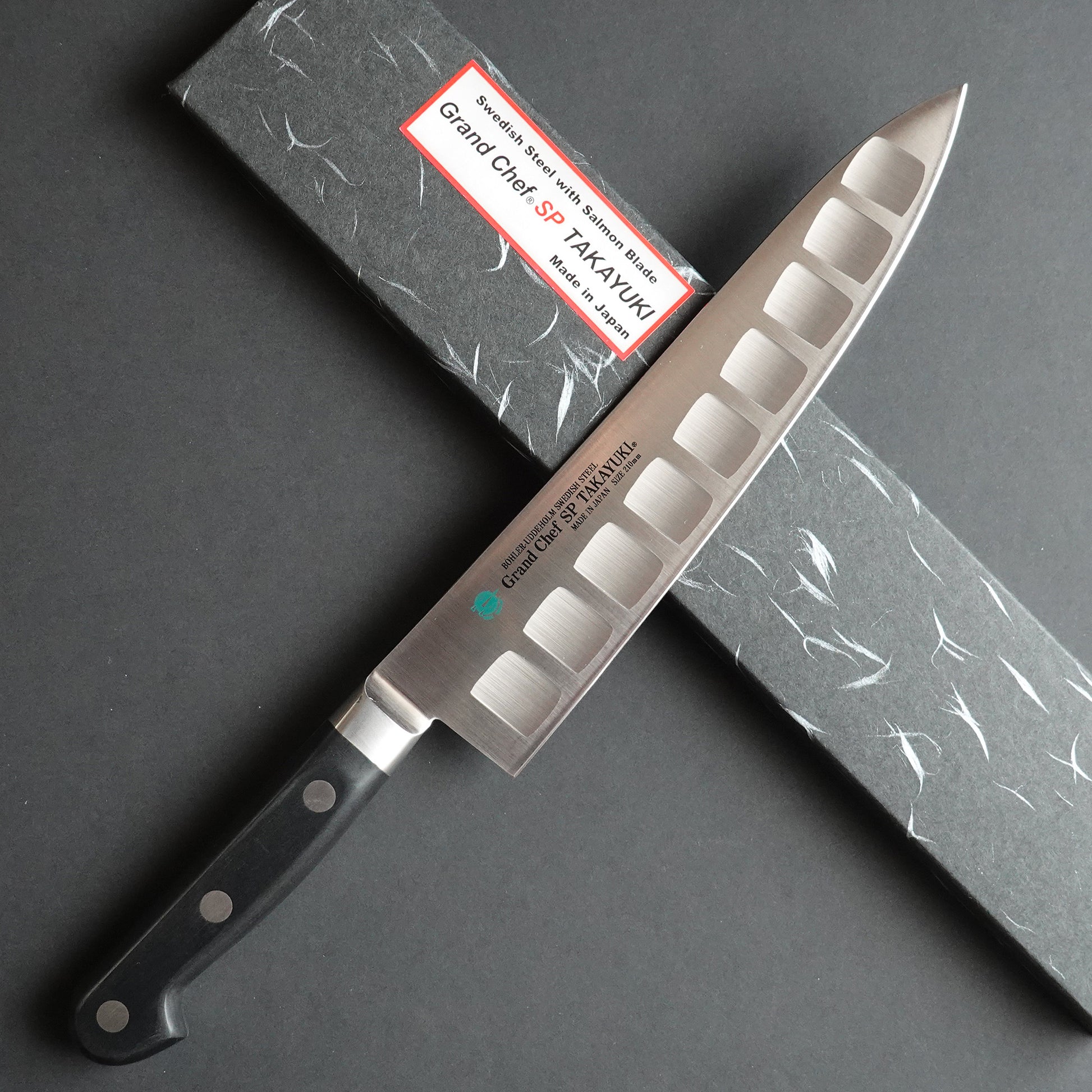 Cuchillo Gyuto con hoja empotrada, con caja de presentación.