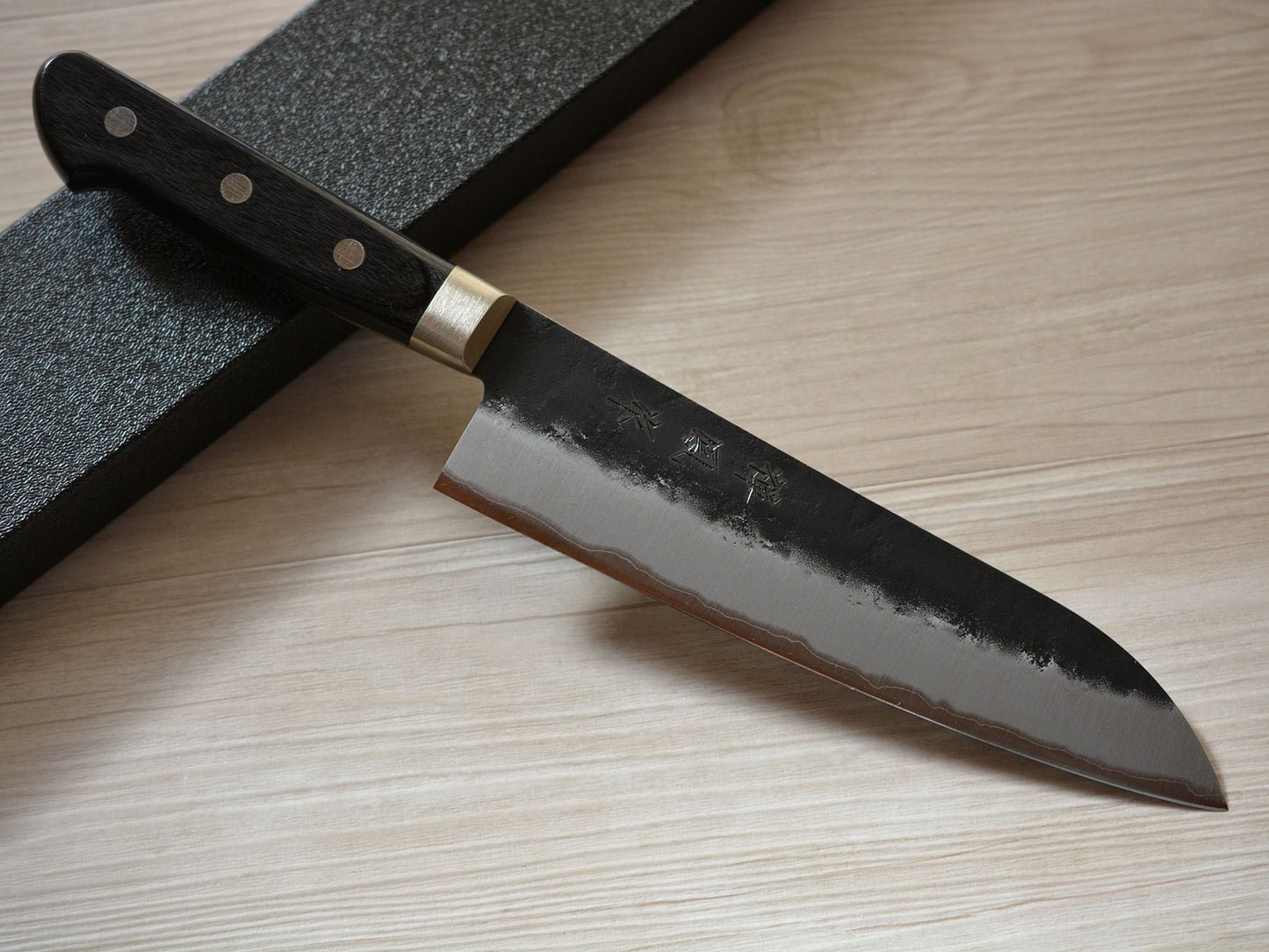 CH002 Cuchillo Japones Santoku Negro Aogami Super Zenpou 18cm