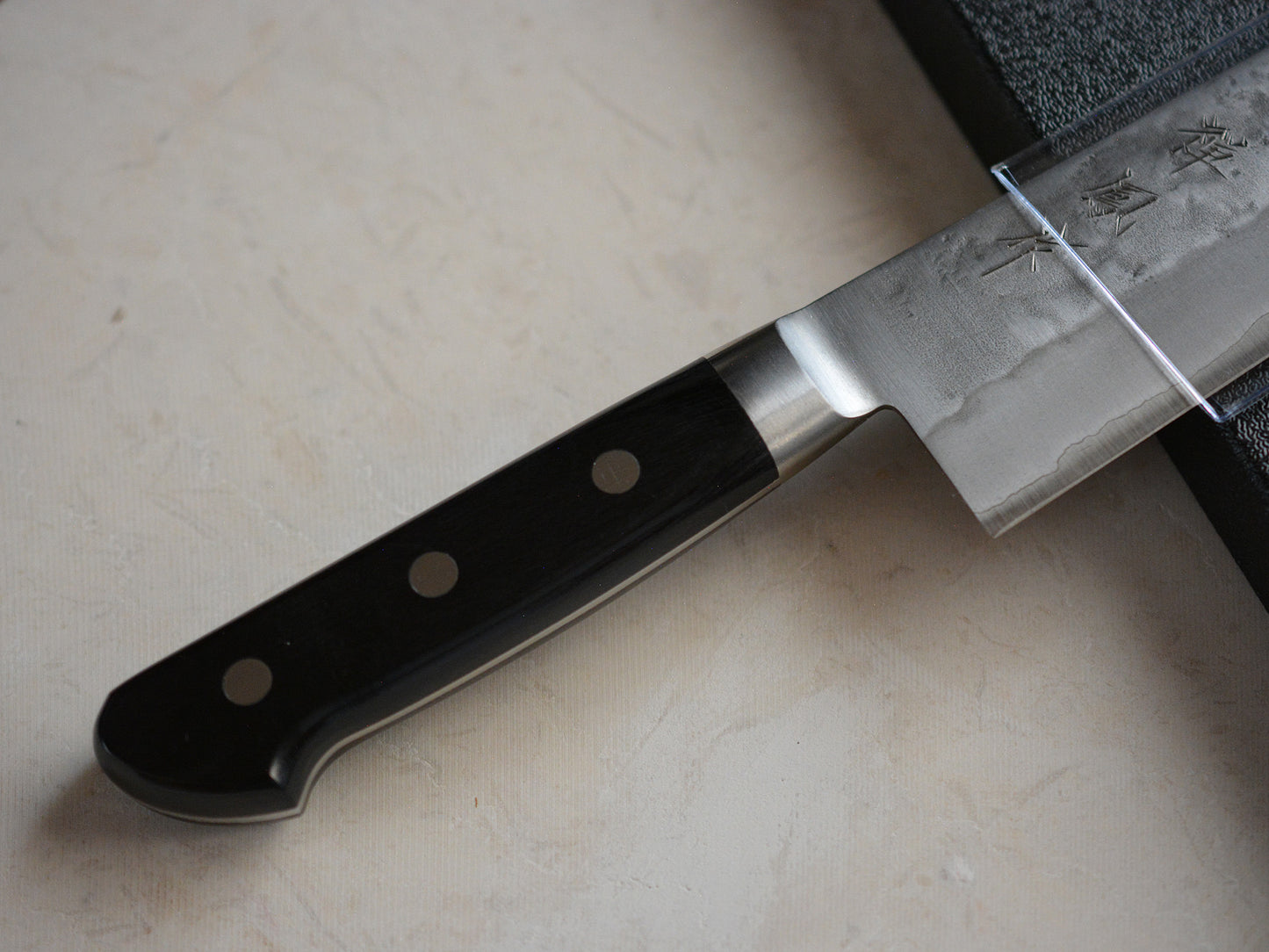 CH006 Cuchillo Japonés Santoku Acabado Nashiji Gingami3 Zenpou 18cm