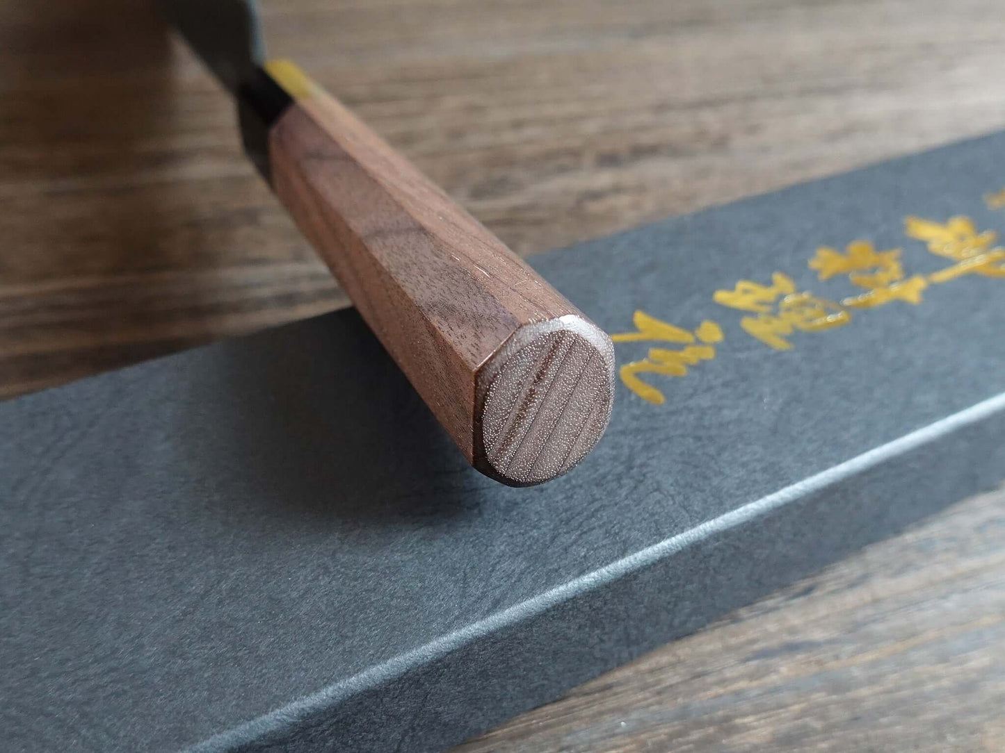 CM003 Cuchillo Japonés Wa-Santoku Negro Aogami2 Muneishi 16.5cm