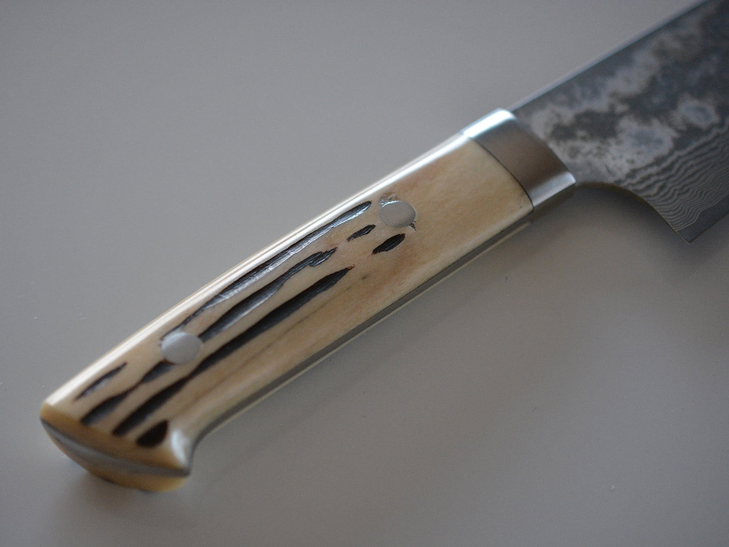 CS201 Cuchillo Japonés Santoku VG10 Damasco Mango de cuerno del ciervo Saji 18cm