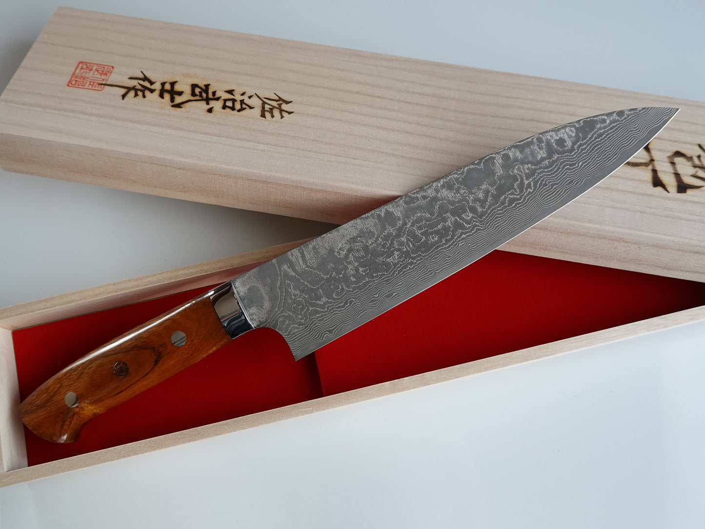 CS206 Cuchillo Japonés Gyuto R2 Damasco Mango de madera de hierro Saji 21cm