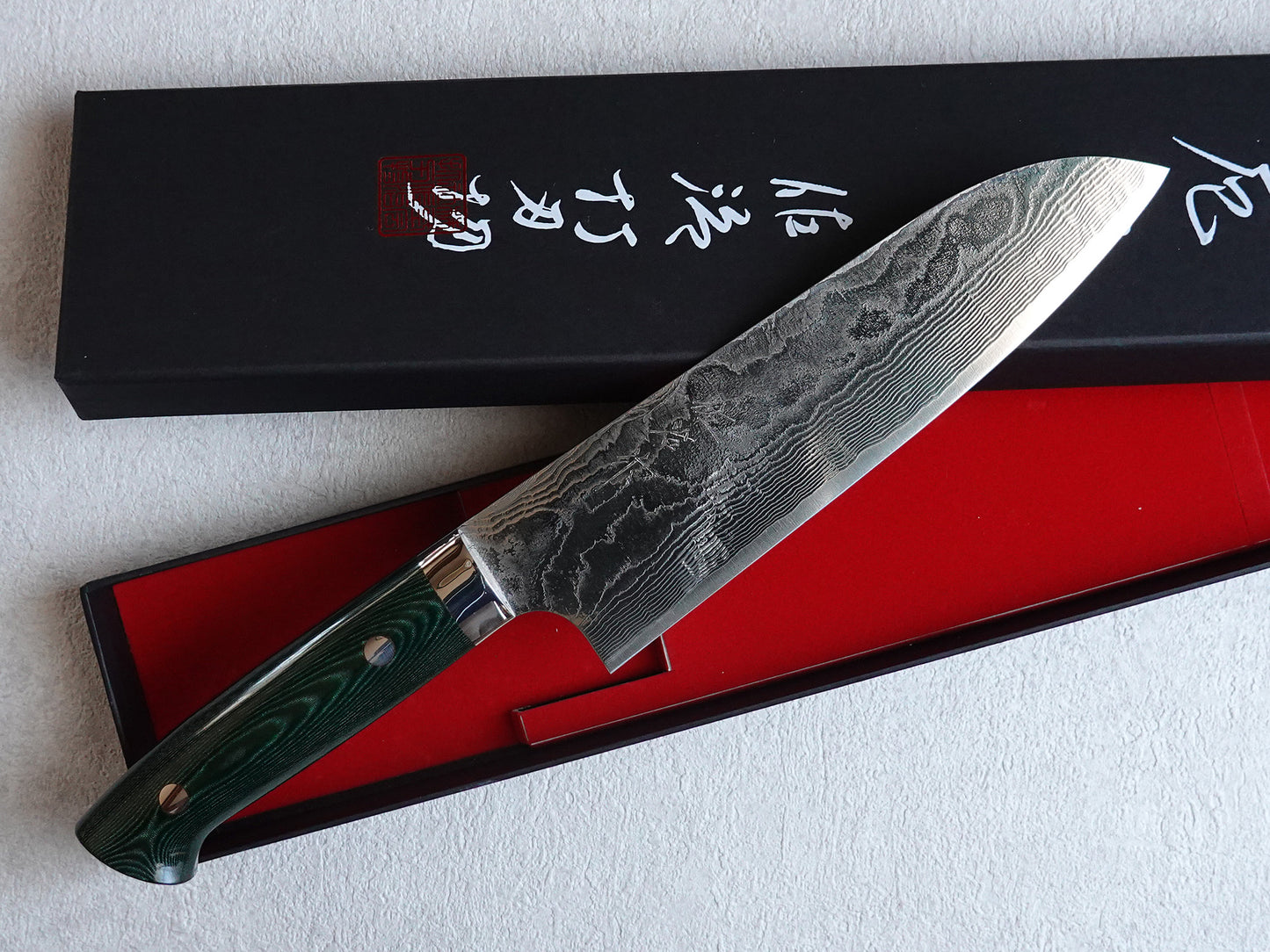 CS208 Cuchillo Japones Santoku VG10 Damasco Mango de Micarta verde - Saji 18cm