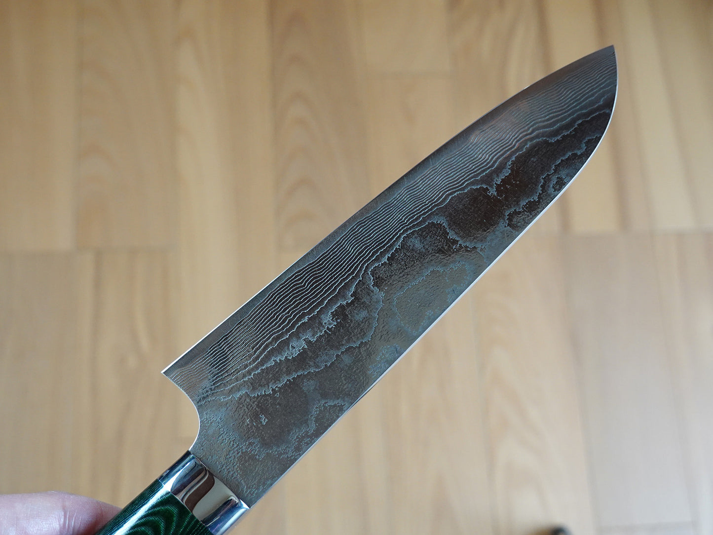 CS208 Cuchillo Japones Santoku VG10 Damasco Mango de Micarta verde - Saji 18cm