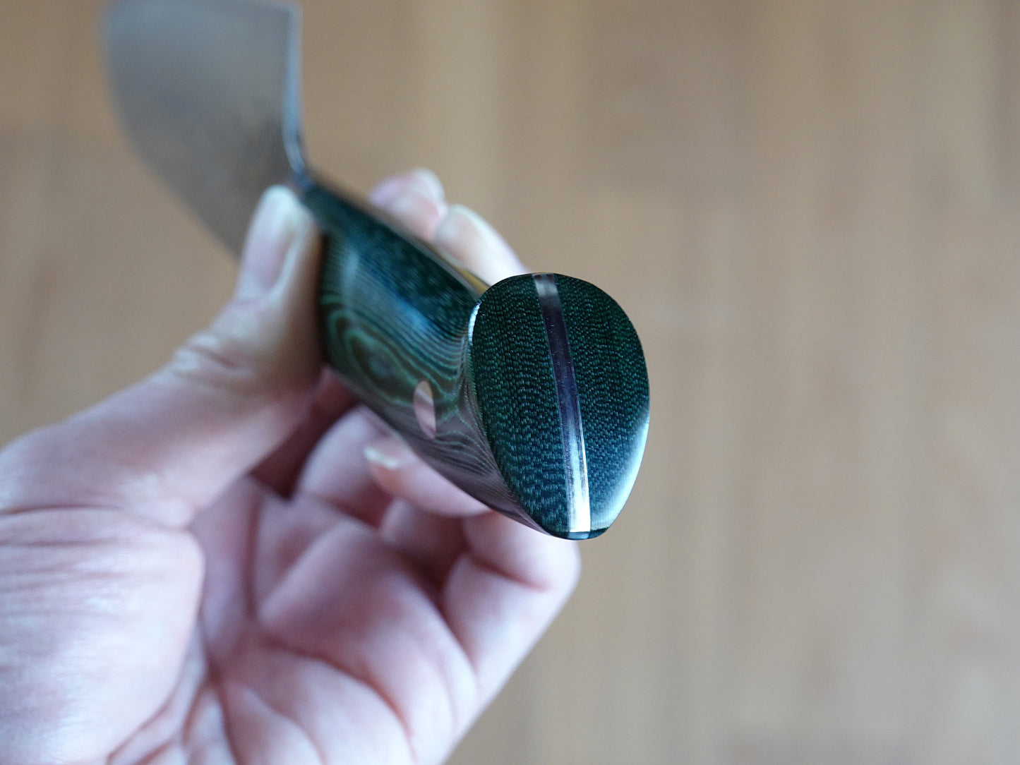 CS208 Cuchillo Japones Santoku VG10 Damasco Mango de Micarta verde - Saji 18cm
