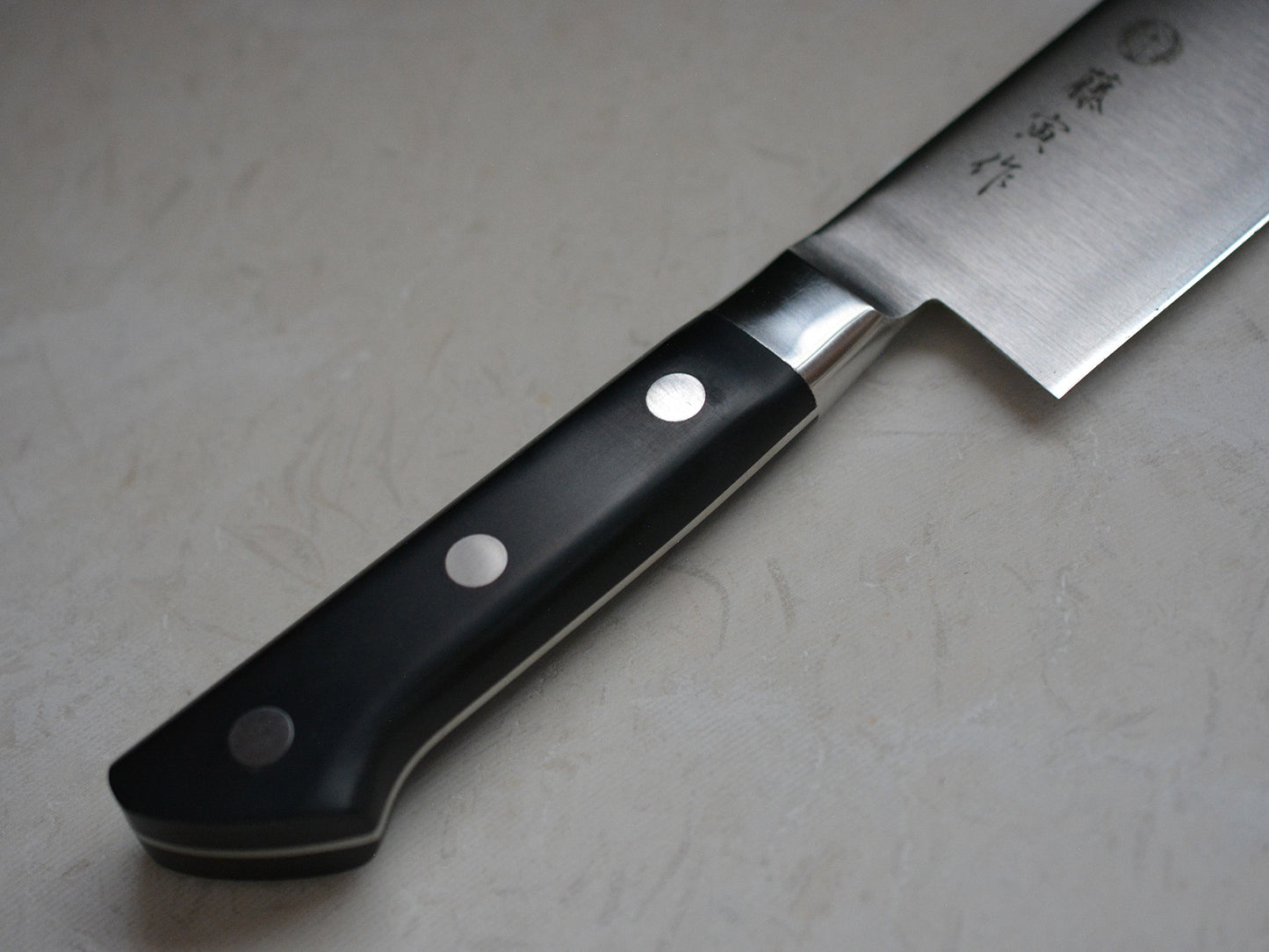 CT001 Cuchillo Japonés Santoku Acero cobalto Tojiro-Fujitora 17cm