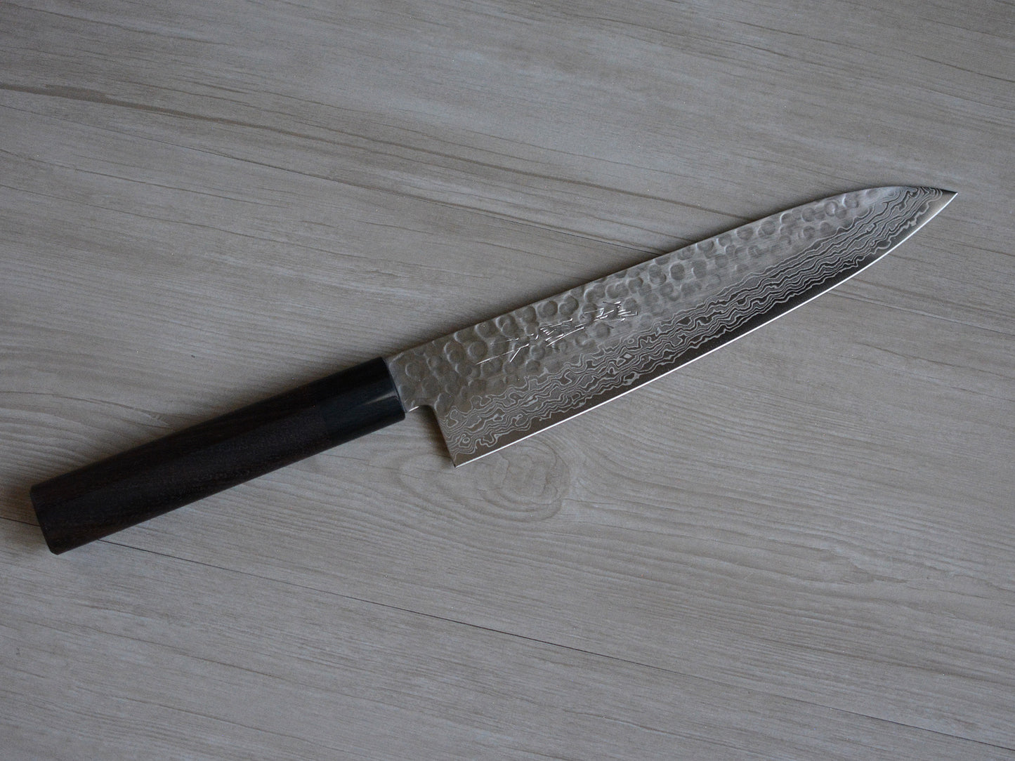 CY207 Cuchillo Japones Wa-Gyuto Amartillado AUS10 Damasco Zenpou 21.5cm