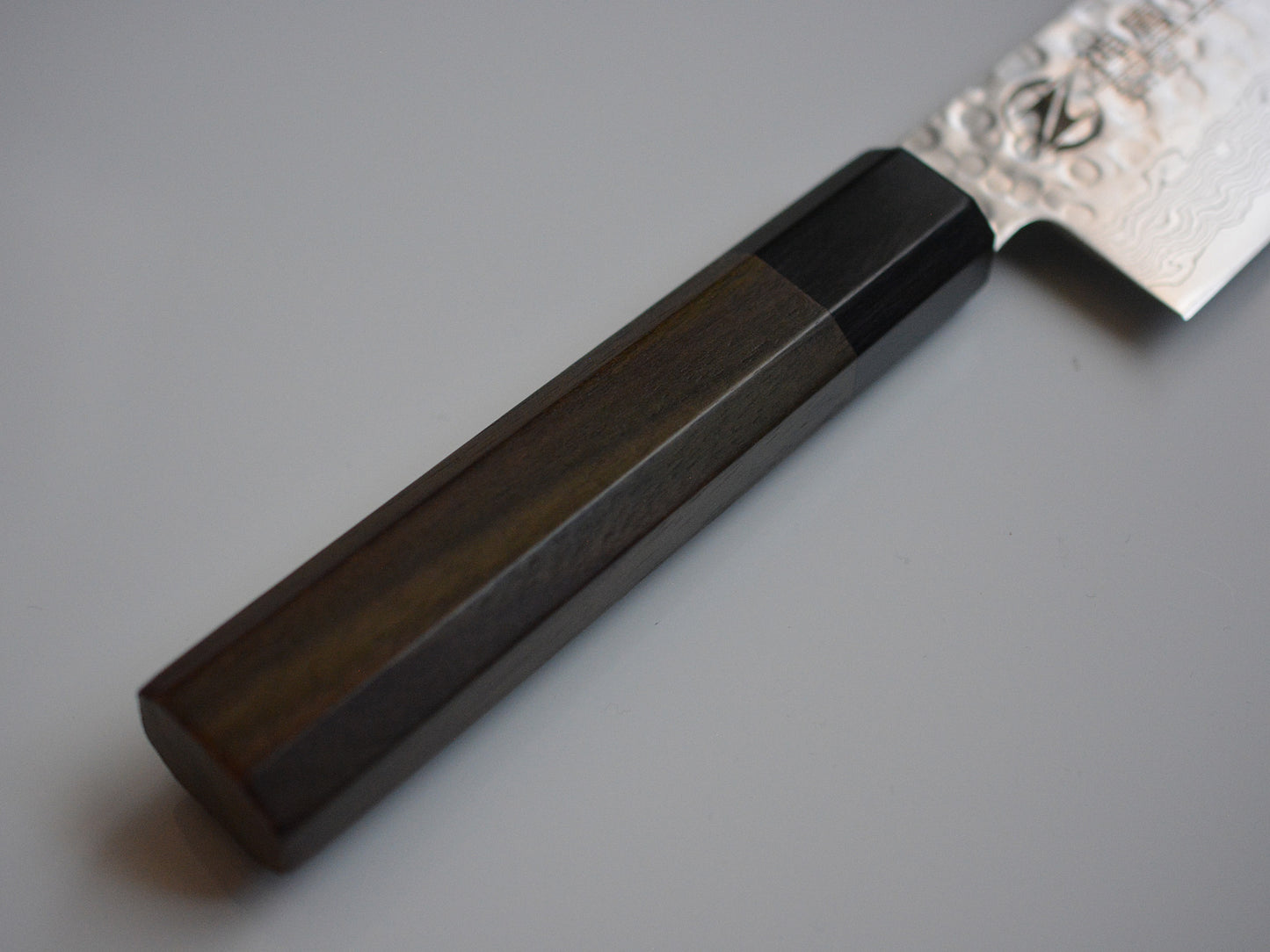 CY208 Cuchillo Japones Wa-Santoku Amartillado Acero sueco Damasco Zenpou 18cm