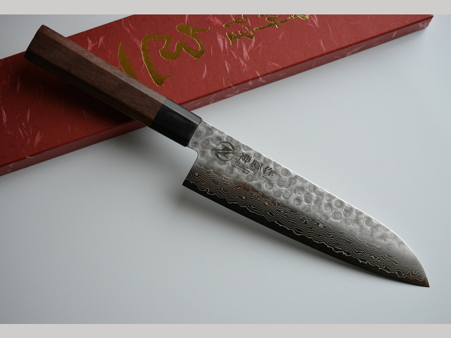 CY208 Cuchillo Japones Wa-Santoku Amartillado Acero sueco Damasco Zenpou 18cm