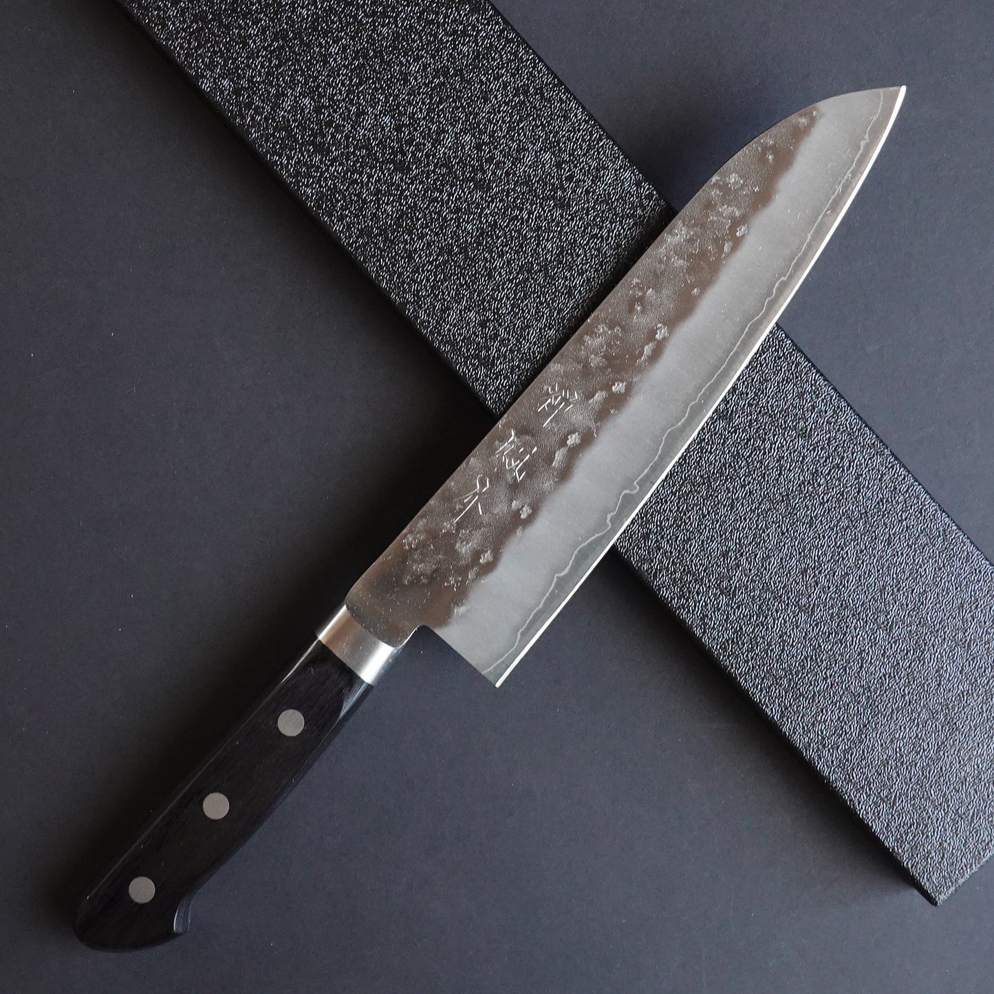 CH006 Cuchillo Japonés Santoku Acabado Nashiji Gingami3 Zenpou 18cm