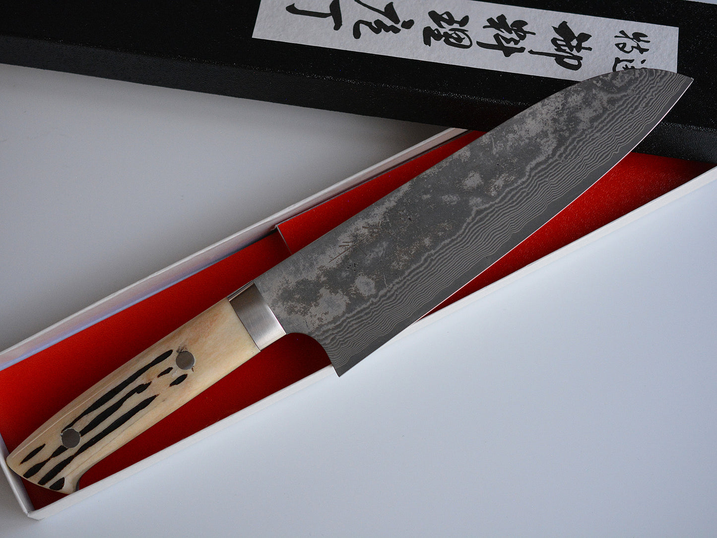 CS201 Cuchillo Japones Santoku VG10 Damasco Mango de cuerno del ciervo Saji 18cm