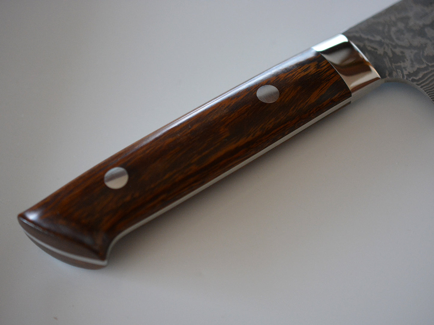 CS203 Cuchillo Japones Gyuto VG10 Damasco Mango de madera de hierro - Saji 21cm
