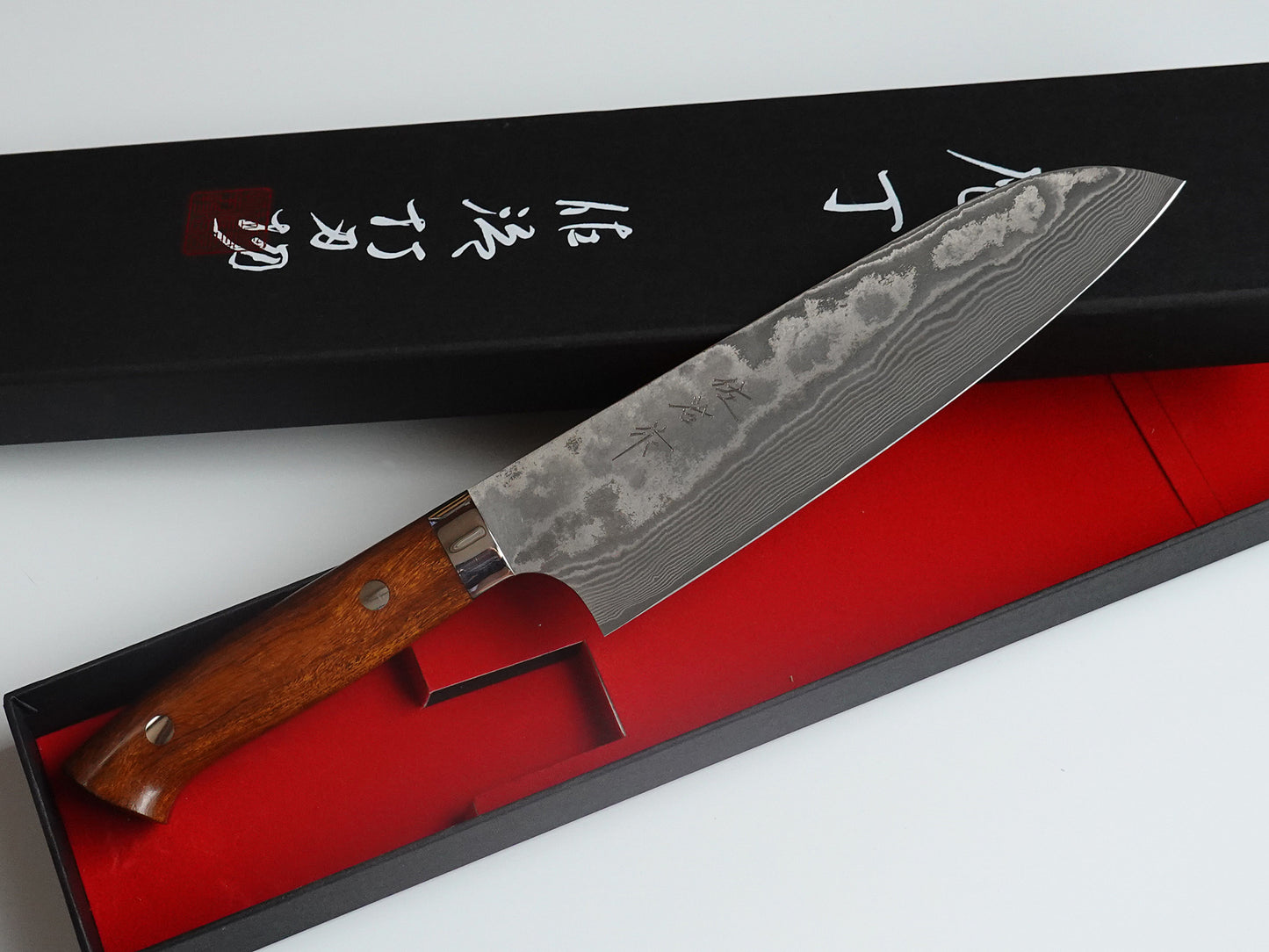 CS207 Cuchillo Japones Santoku VG10 Damasco Mango de madera de hierro Saji 17.5cm
